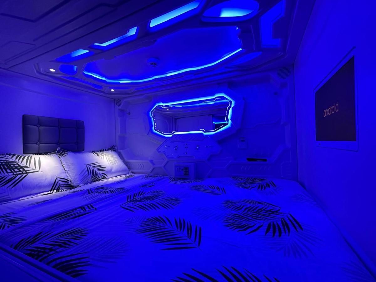 Good Vibes Only Capsule Capsulehotel Málaga